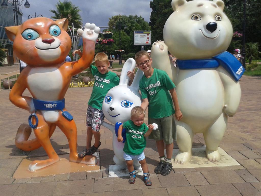 Сказочные персонажи. Детям 9,8 и 1 год. 