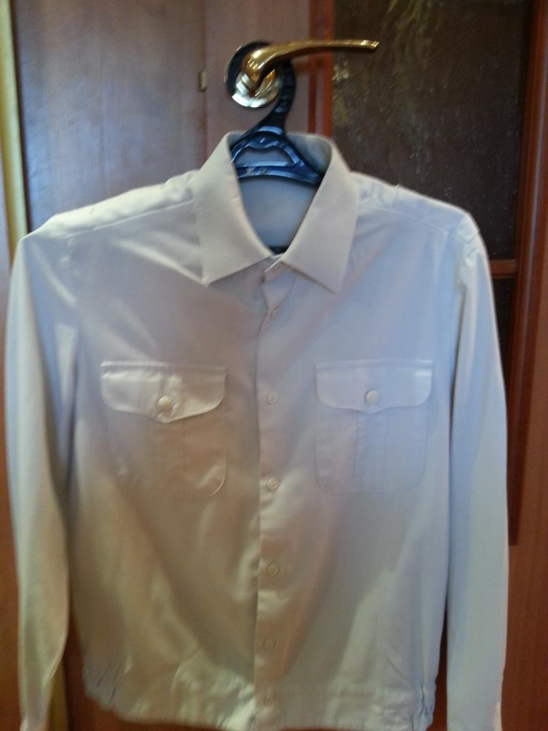 2 белые рубашки. вещи и обувь для подростка