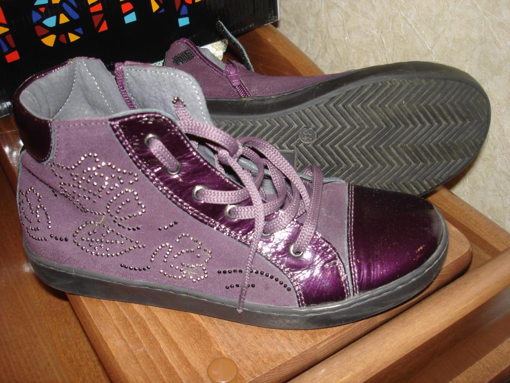 продам для девочки б/у мало совсем