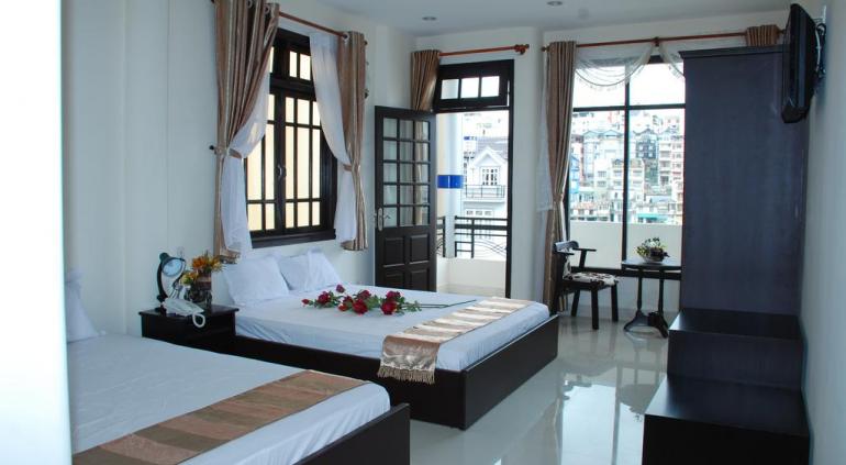 Le Petit Paris Hotel. 