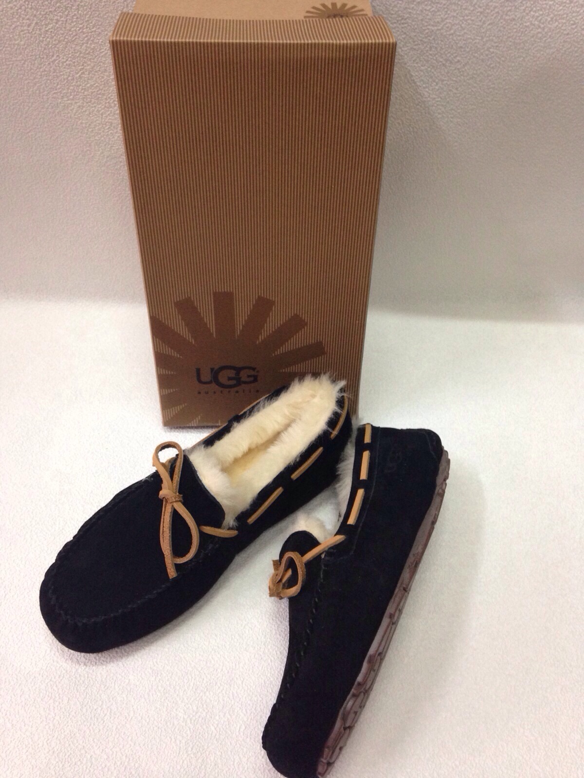 МАКАСЫ женские черные с бантиком. UGG сезон осень/зима 2015/2016