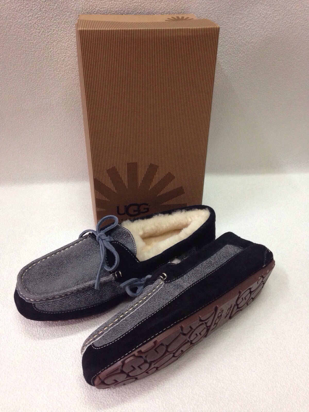 МАКАСЫ мужские серая кожа+черная замша+бантик. UGG сезон осень/зима 2015/2016