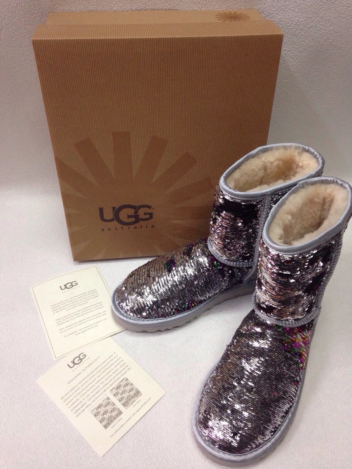 ПАЙЕТКИ серебряные. UGG сезон осень/зима 2015/2016