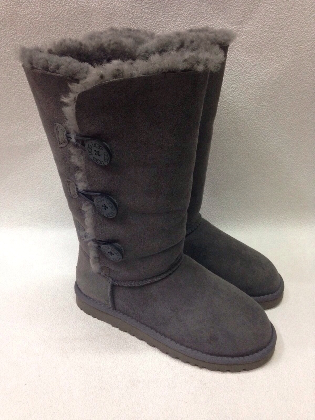 ВЫСОКИЕ ТРИ ПУГОВИЦЫ-серые. UGG сезон осень/зима 2015/2016