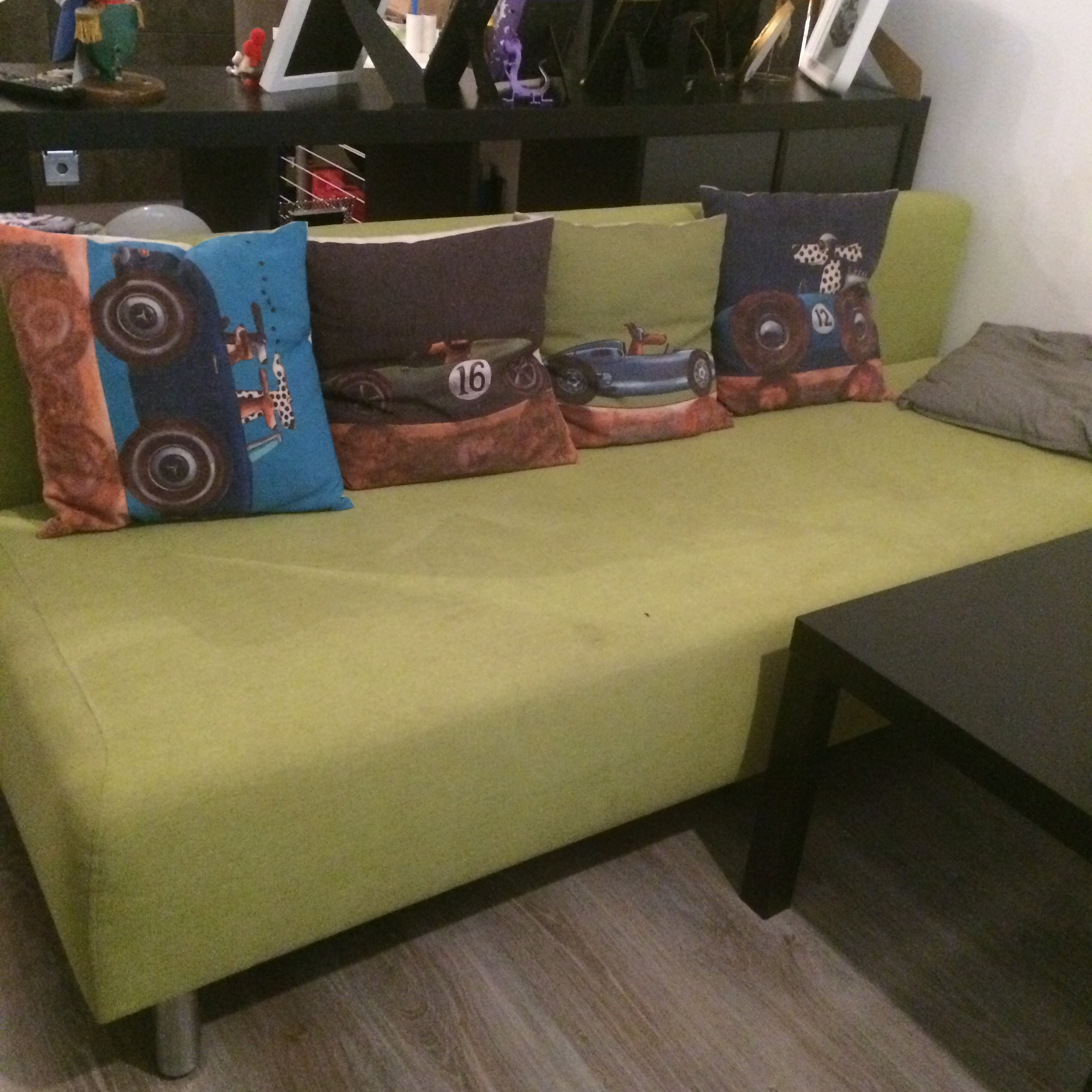 Диван раскладной  8000р. ПРОДАМ  в хорошие руки =))))