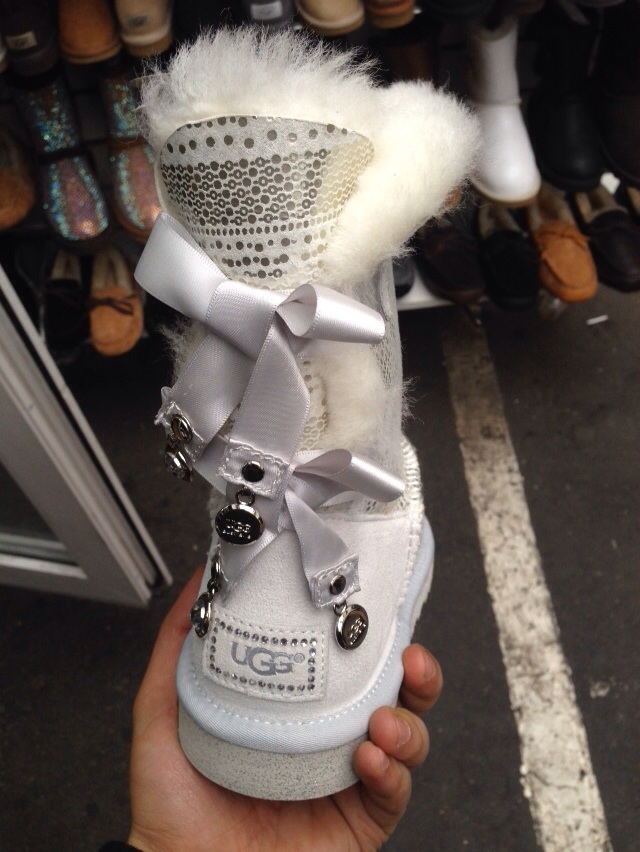 ЛЕНТОЧКИ . UGG сезон осень/зима 2015/2016