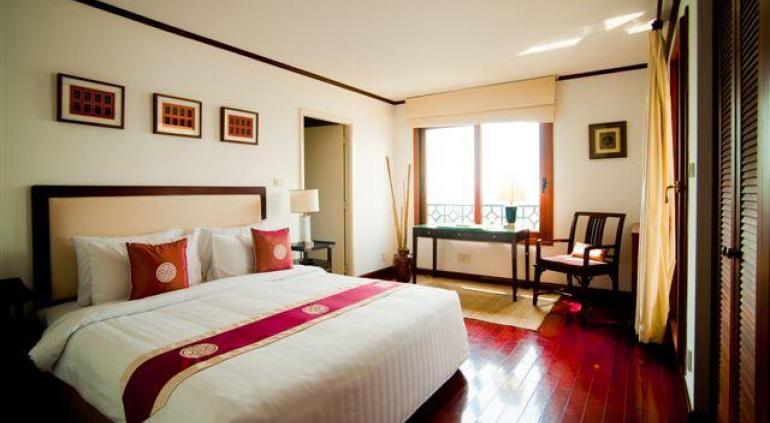 Saigon Domaine Luxury Residences. 