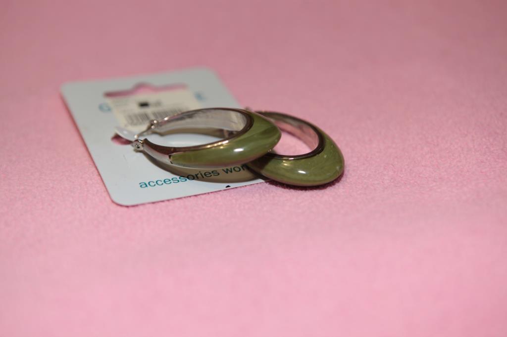 Они же. Бижутерия