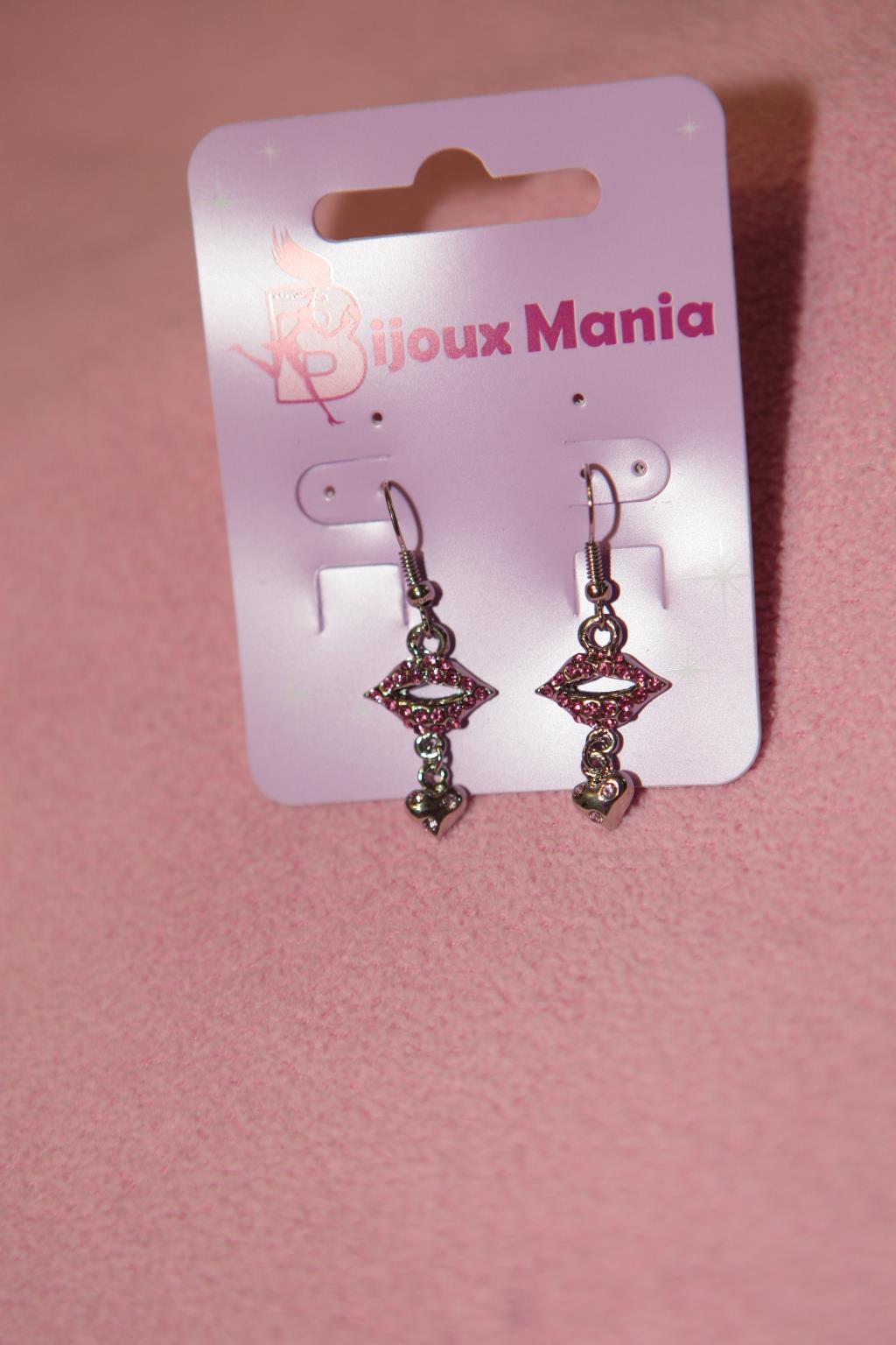 Новые серьги поцелуй. Бижутерия