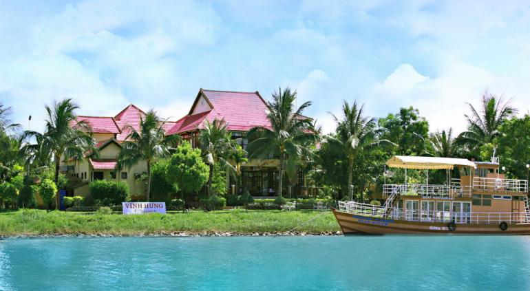 Vinh Hung Riverside Resort & Spa. 