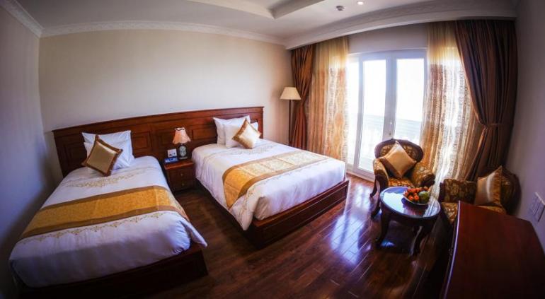 Nha Trang Palace Hotel. 