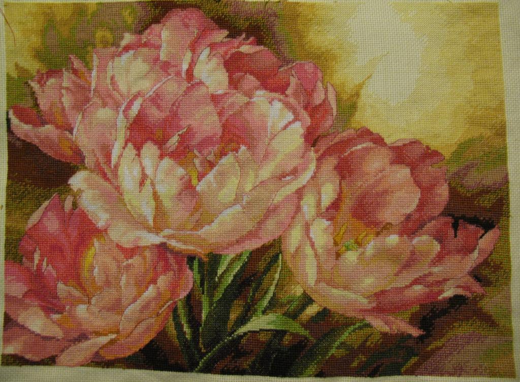 Трио тюльпанов.  Вышивка