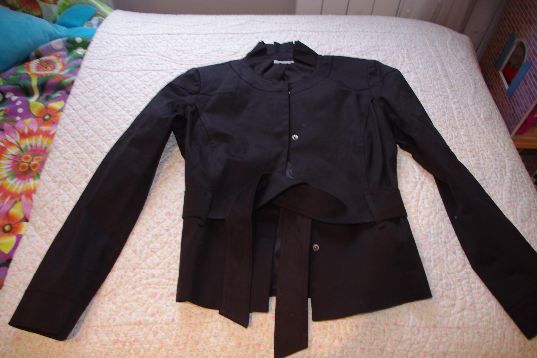 Жакет черный с поясом на кнопаках-М-900. ЗАБРАЛИ