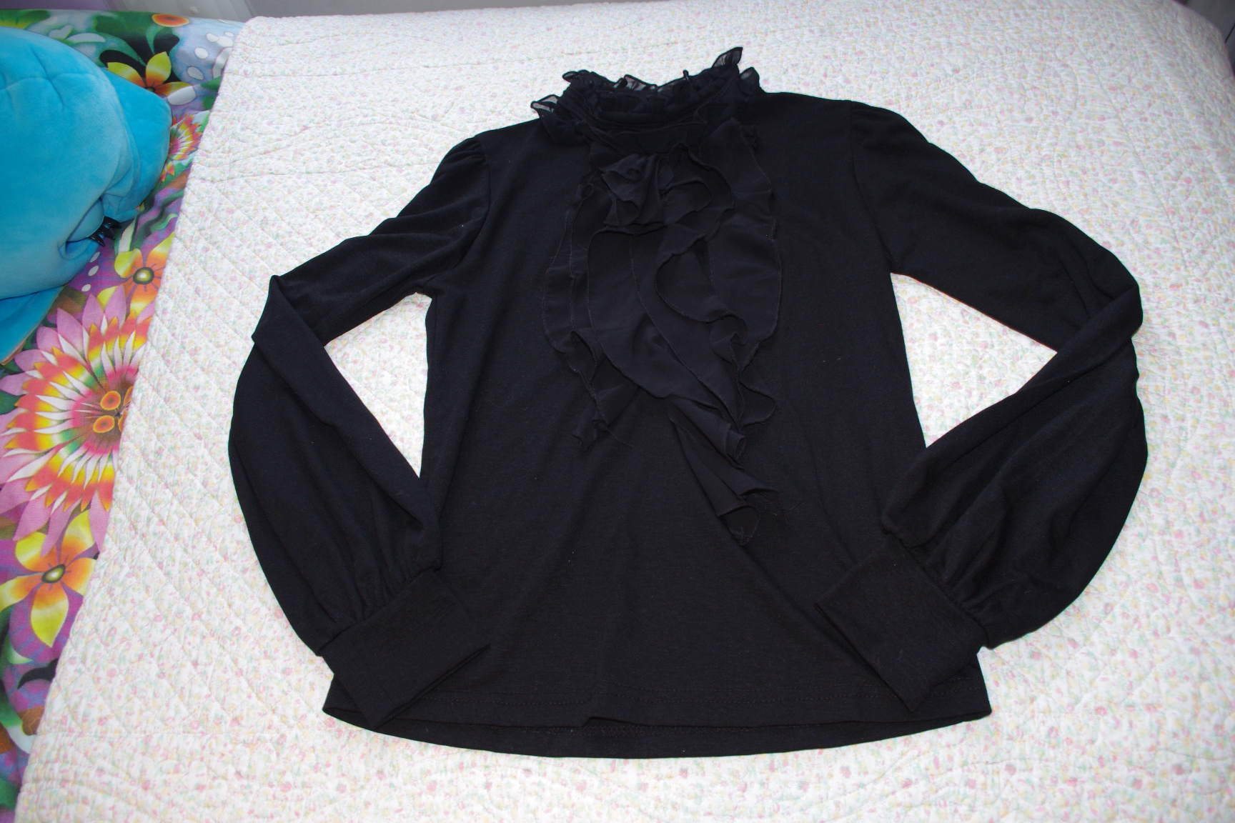 трикотажная блузка с жабо черная-44/46-500. ЗАБРАЛИ