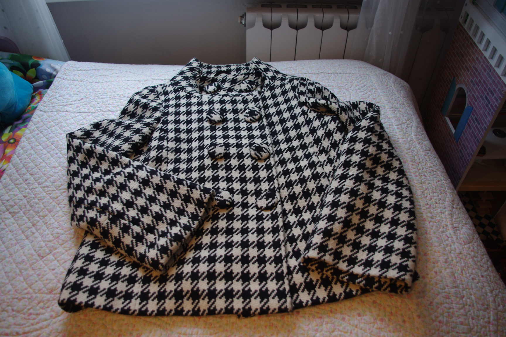 пальто в лапку-46-1500. ЗАБРАЛИ