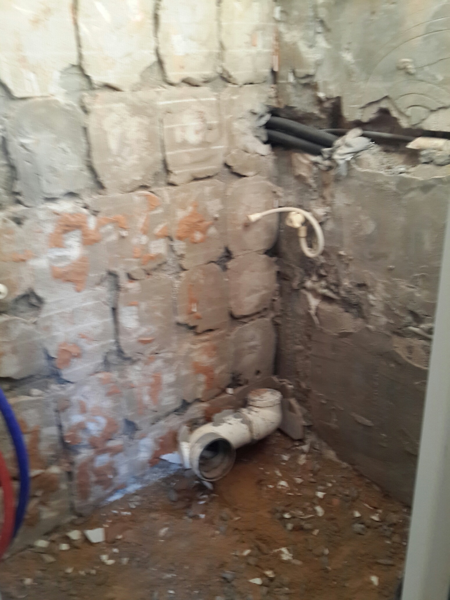 поломали все  февраль 2015. наш дом ремонт 2015 маленький душ в спальне