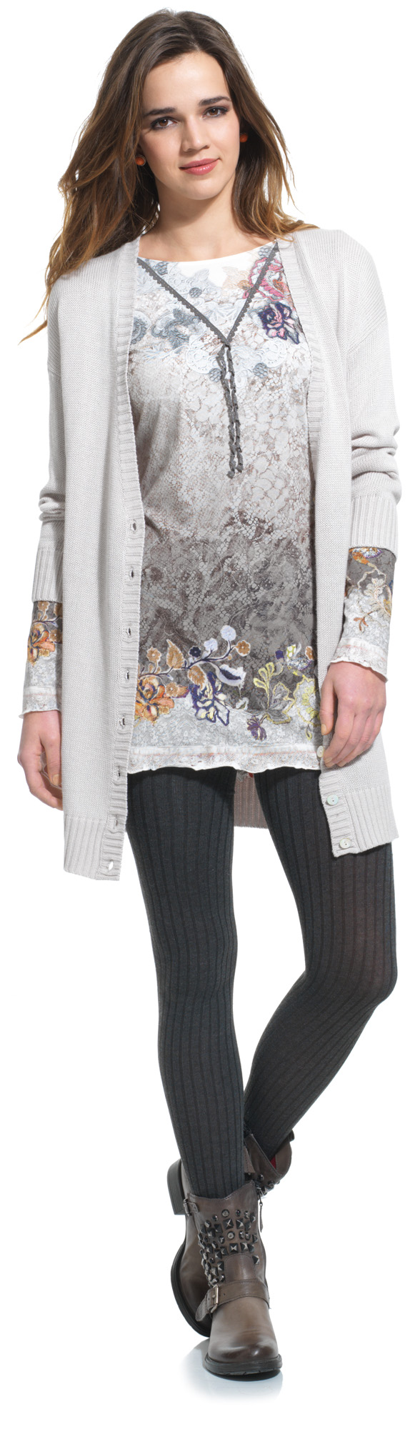 Продаю женское НОВОЕ-ЛЮБАЯ ВЕЩЬ со скидкой отдам