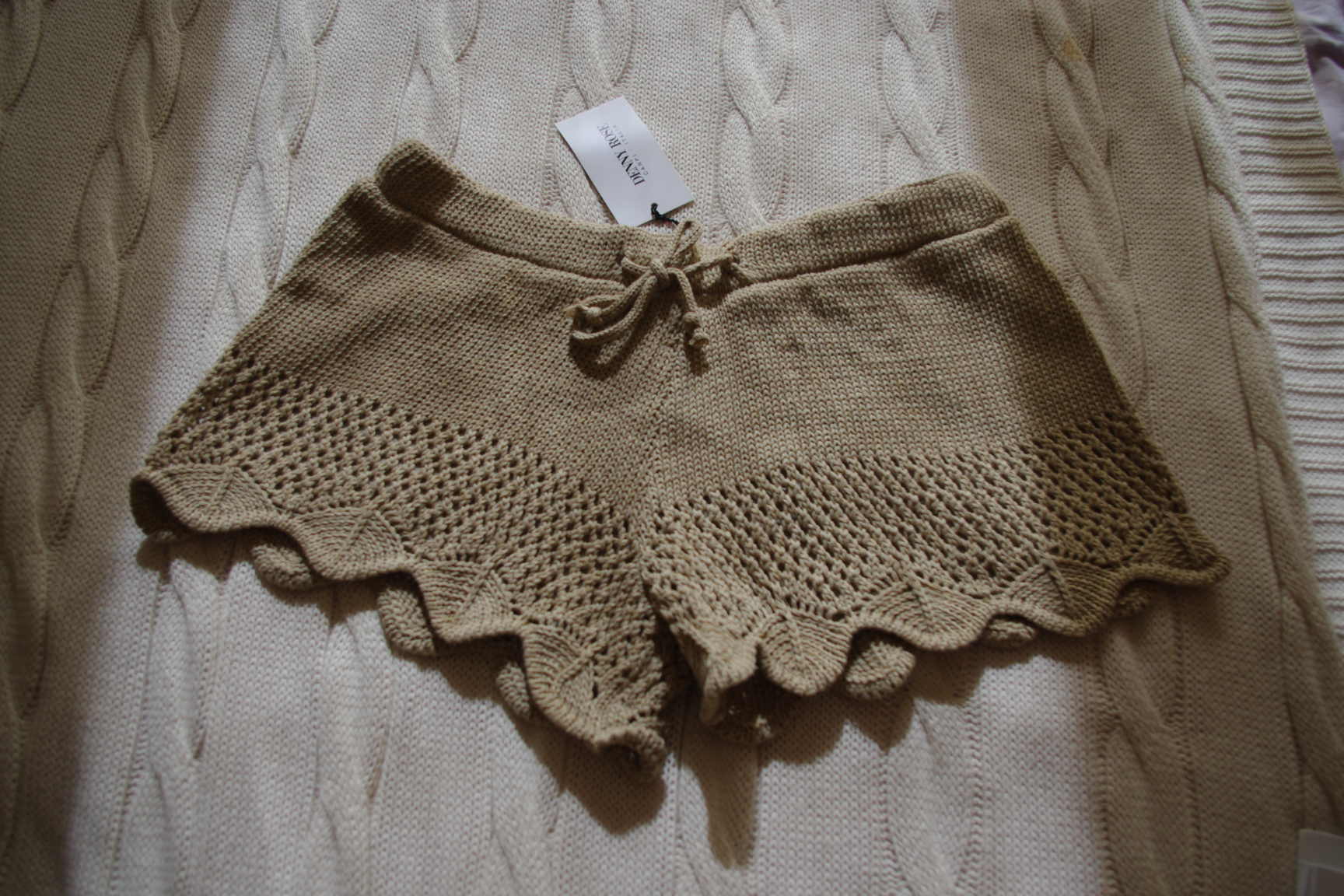 Денни роуз-шорты вязаные-м-900. ЗАБРАЛИ