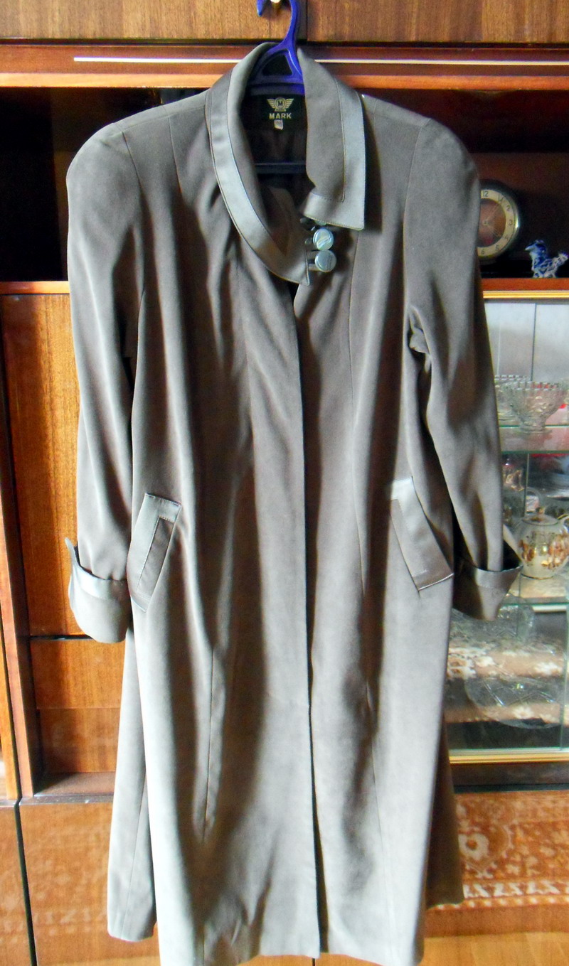 Ширина по груди 61 см, длина рукава с плечом 78 см. Отдам женское размер 58-60