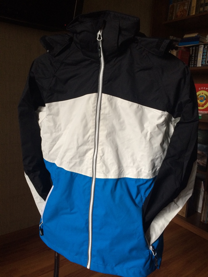 Синий цвет в реале чуть голубее.. Продам