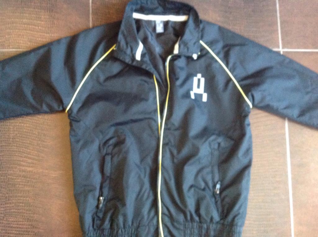 Легкая ветровка - 400 руб. ПРИСТРОЙ д/ мальчика