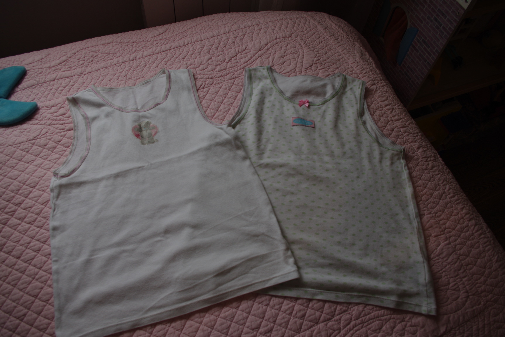 две майки-140-50. ЗАБРАЛИ