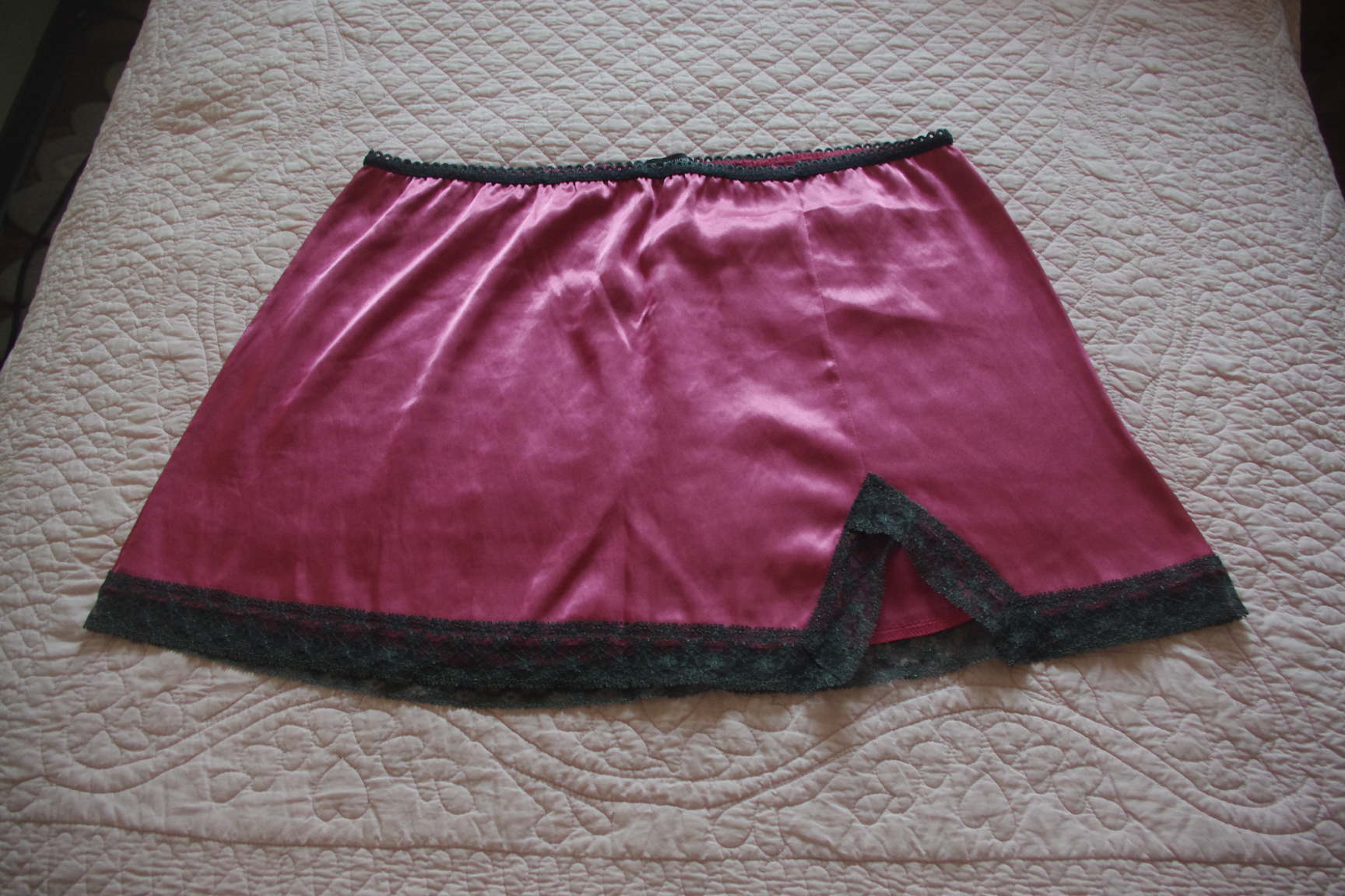 Денни роуз шелклвая юбока -л-500. ЗАБРАЛИ