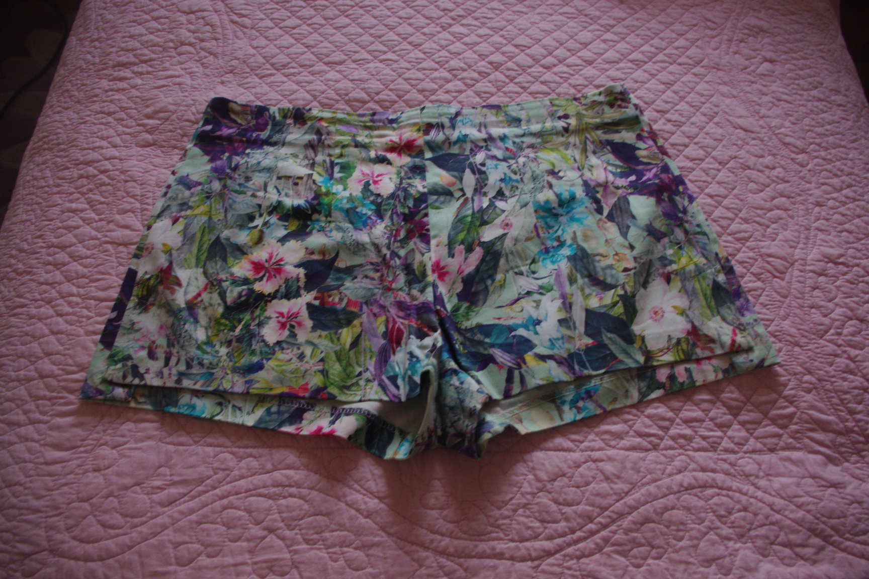 цветочные шорты зара-л-800. ЗАБРАЛИ