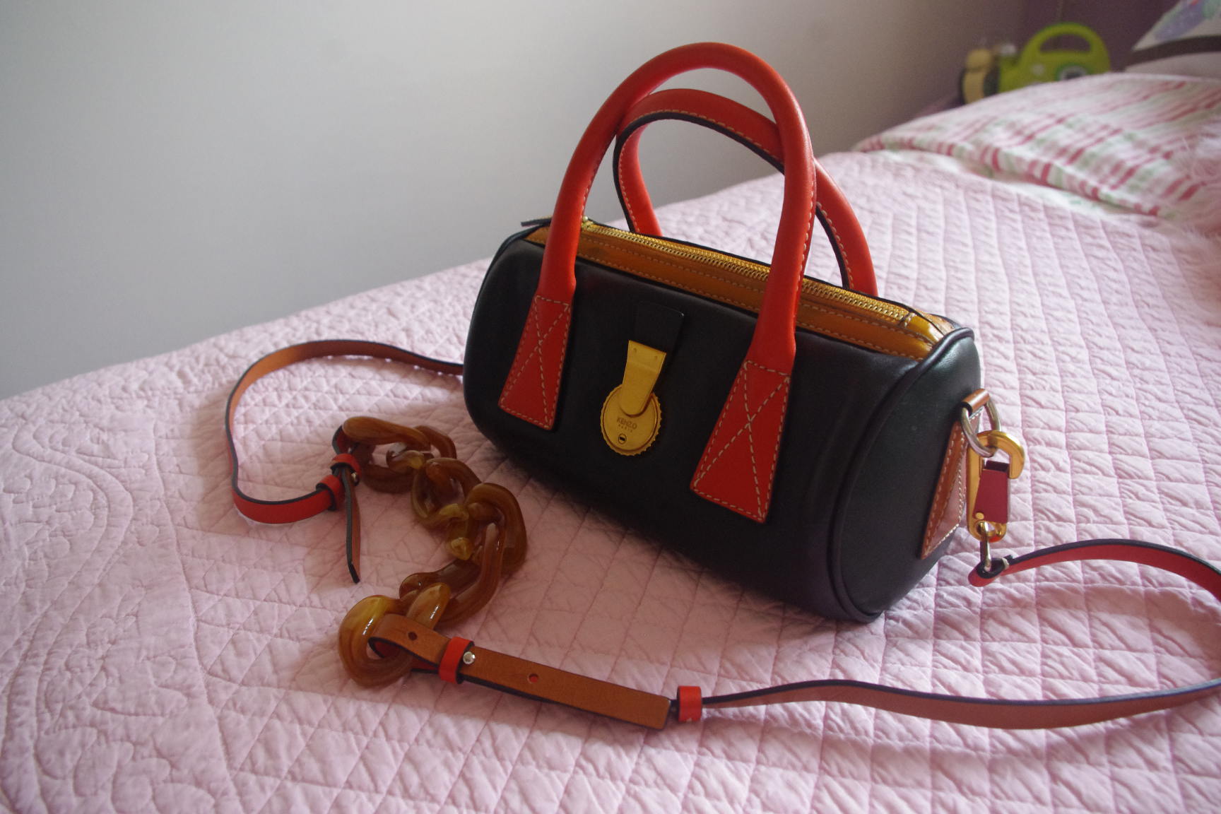 кензо сумка оригинал кожа очень крутая!-300 евро. ЗАБРАЛИ