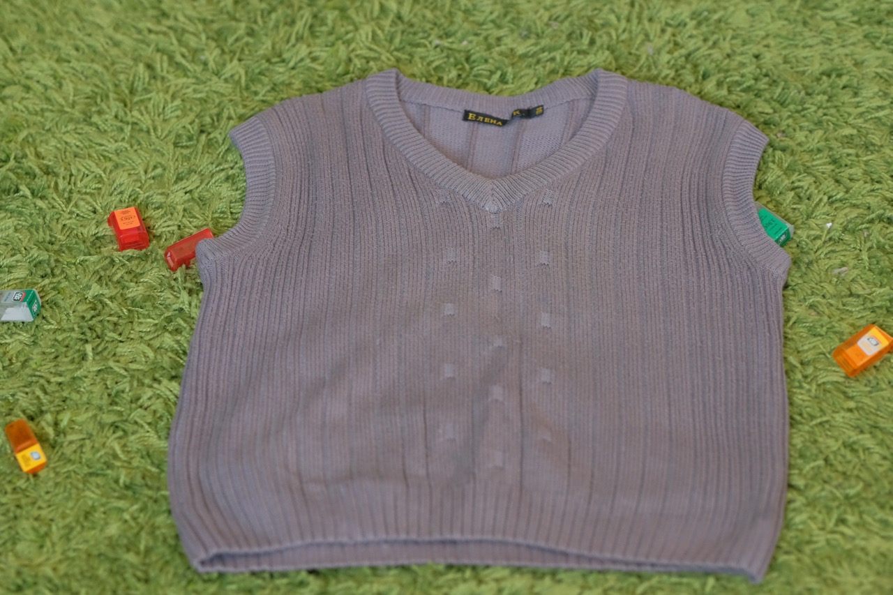 Жилет для школы рост 134  200 руб.. ПРИСТРОЕНО