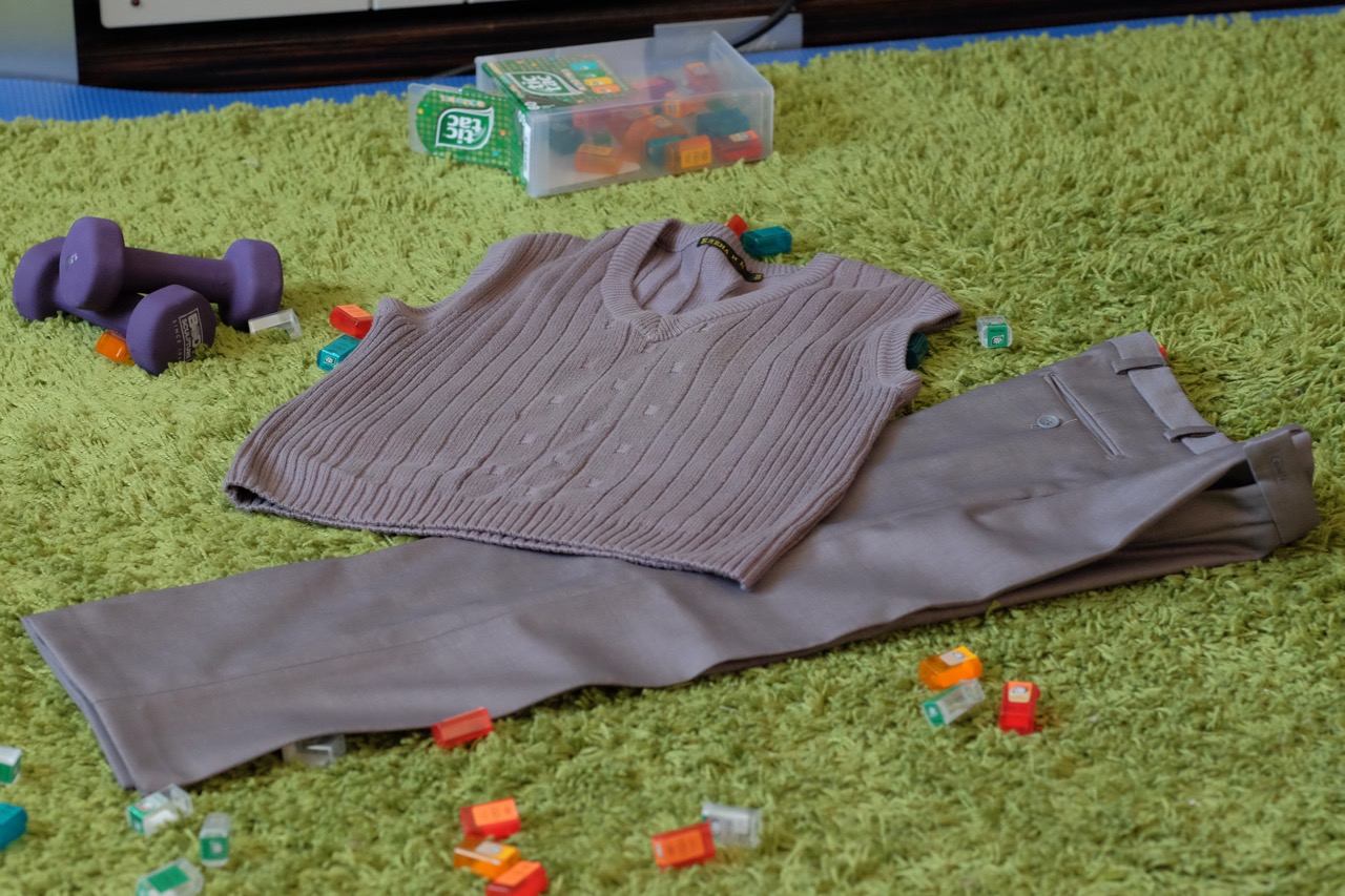 Жилет для школы рост 134  200 руб.. ПРИСТРОЕНО