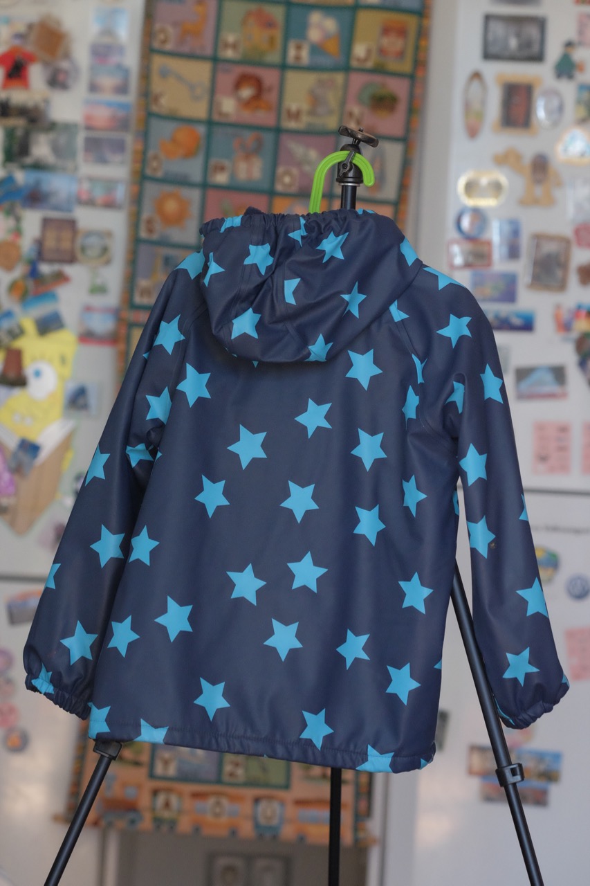 Куртка прорезиненная рост 130.  800 руб.. ПРИСТРОЕНО