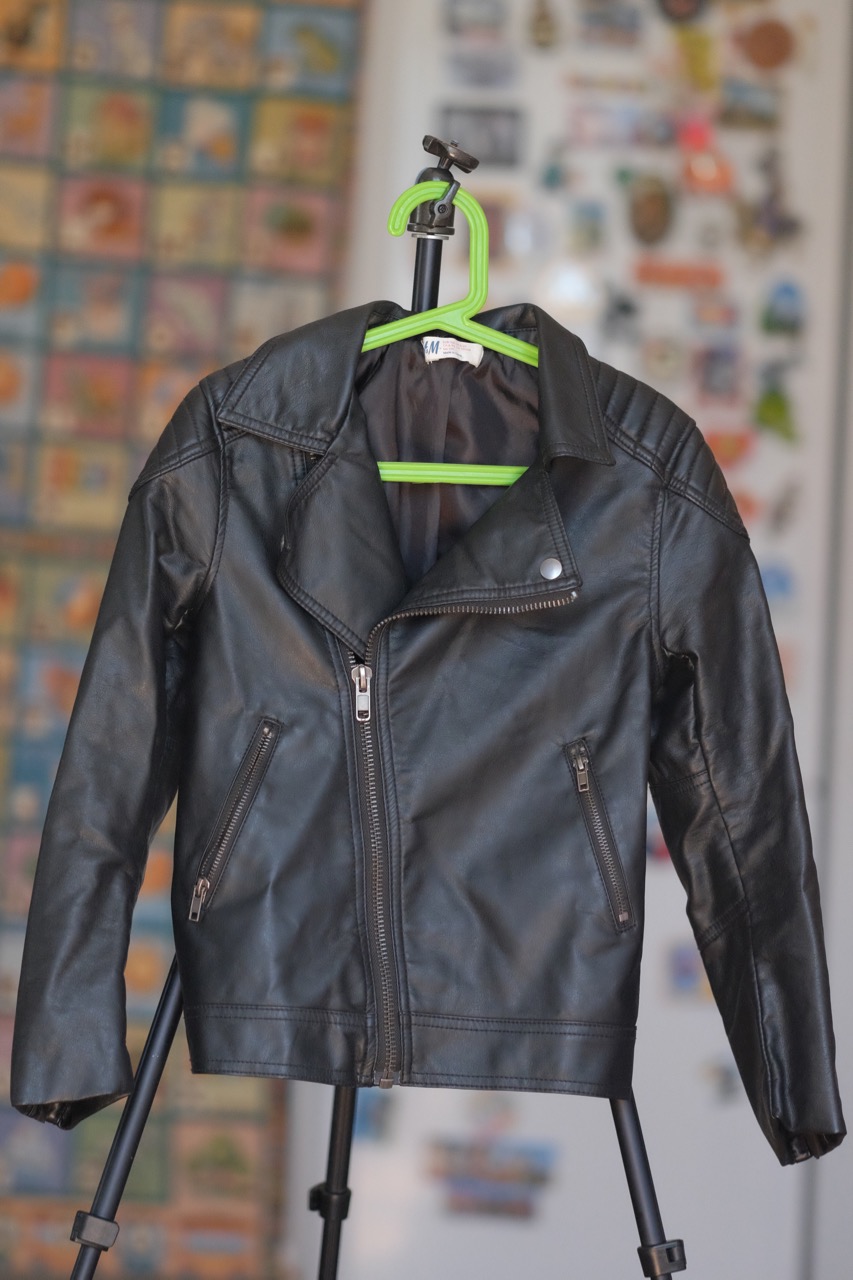 Модная косуха НМ рост 134,  500 руб.. ПРИСТРОЕНО