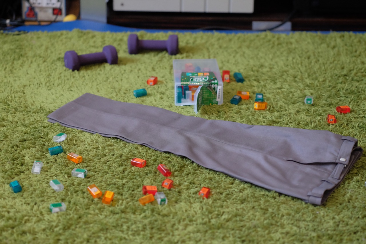 Брюки новые школьные рост 130/58  400 руб.. ПРИСТРОЕНО