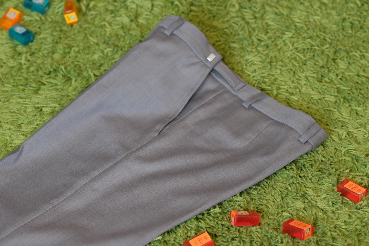 Брюки новые школьные рост 130/58  400 руб.. ПРИСТРОЕНО