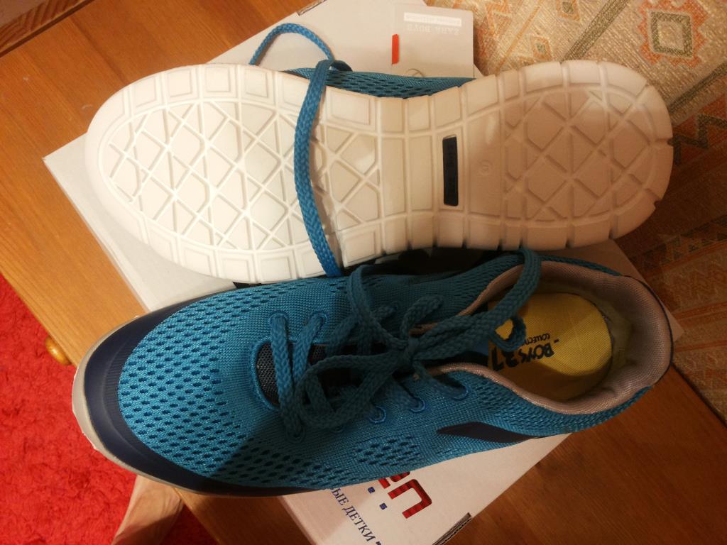 Новые кроссовки ZARA boy р. 37 . отложено