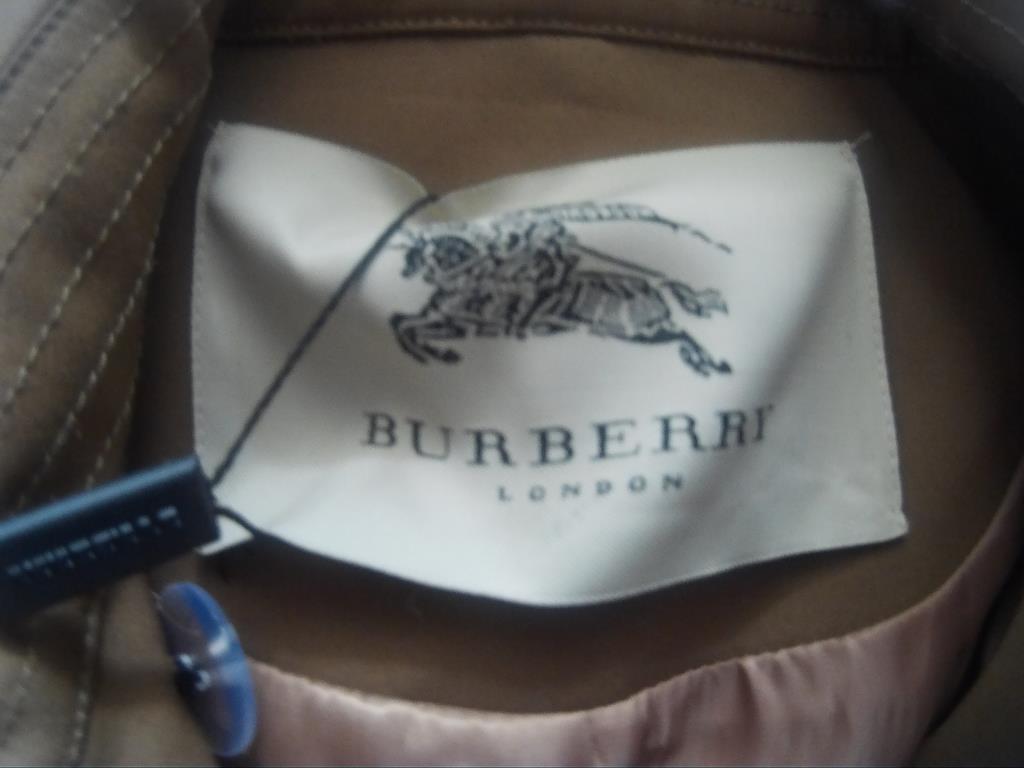 Тренч Барберри. Пристрой всяко-разный