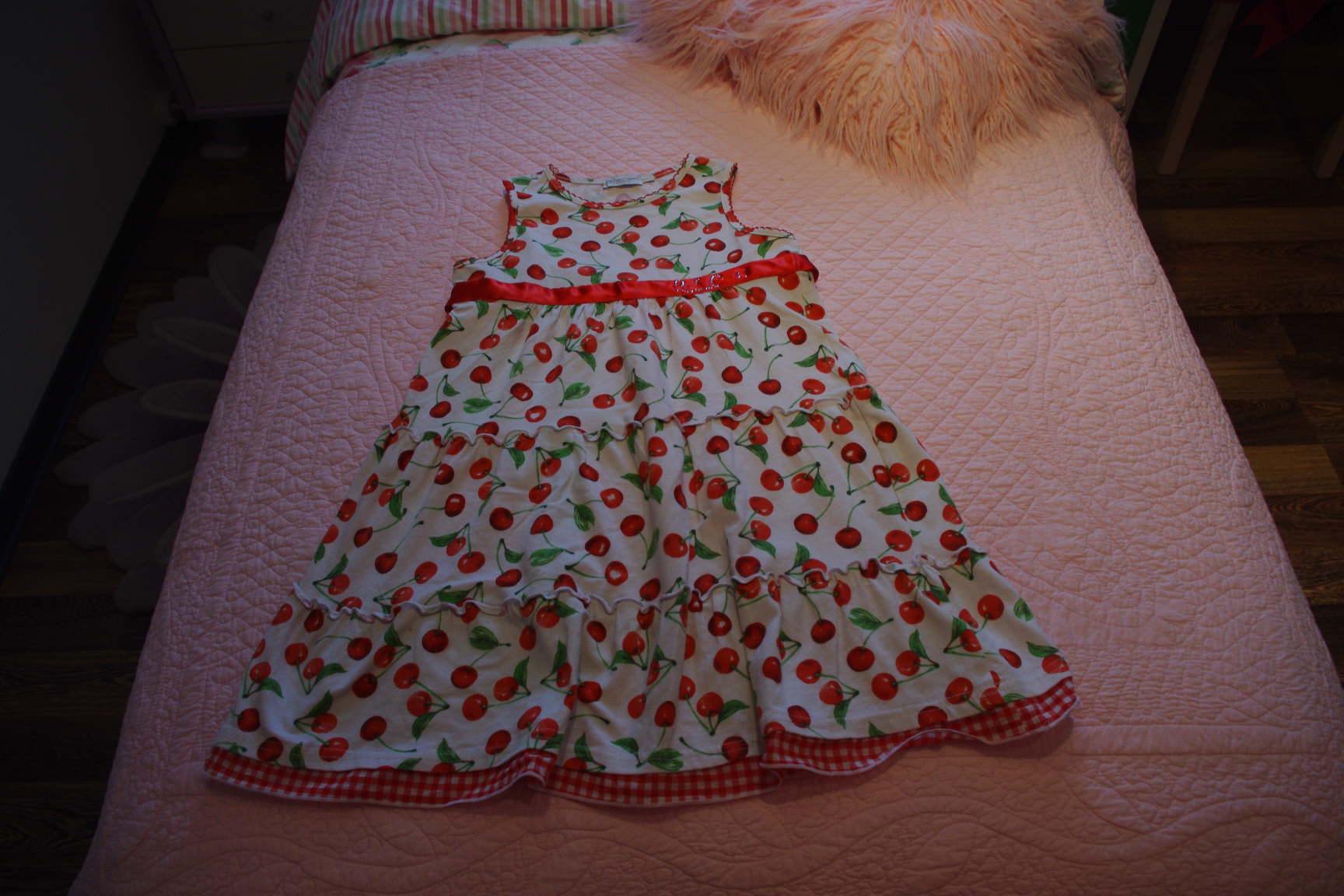 Руба Куори платье с вишенками-122-400. ЗАБРАЛИ