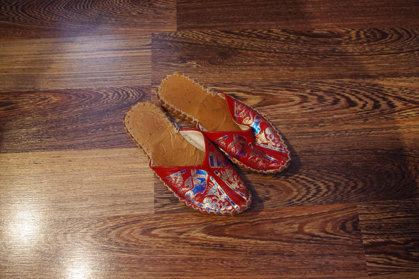 восточные тапочки натуральная кожа-размер 32-300. ОБУВЬ ДЕТСКАЯ комиссионка