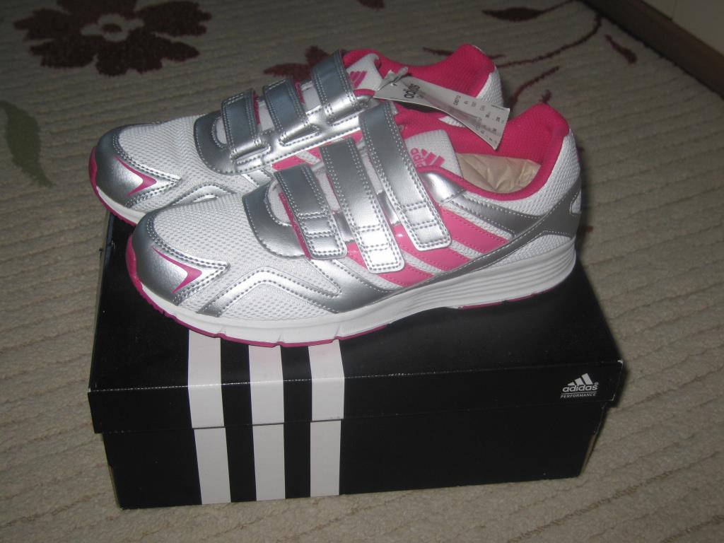 р.38,5 новые кроссовки Адидас. Детская обувь