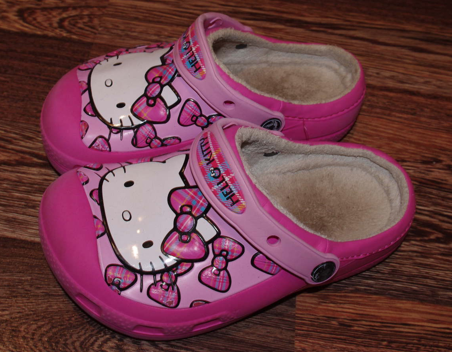 кроксы утепленные -34/35-300. ОБУВЬ ДЕТСКАЯ комиссионка