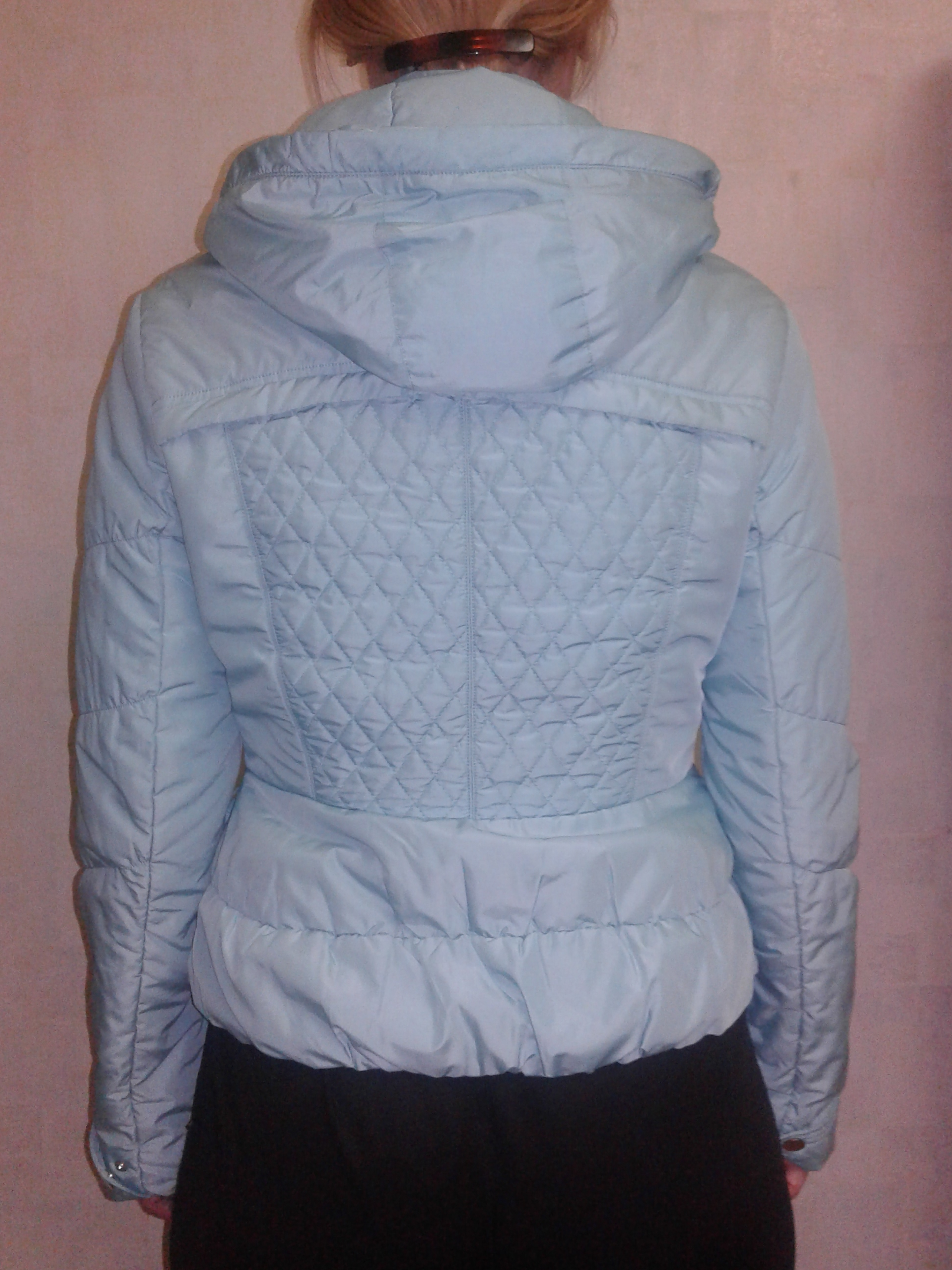 куртка сзади. Женское р.44-46