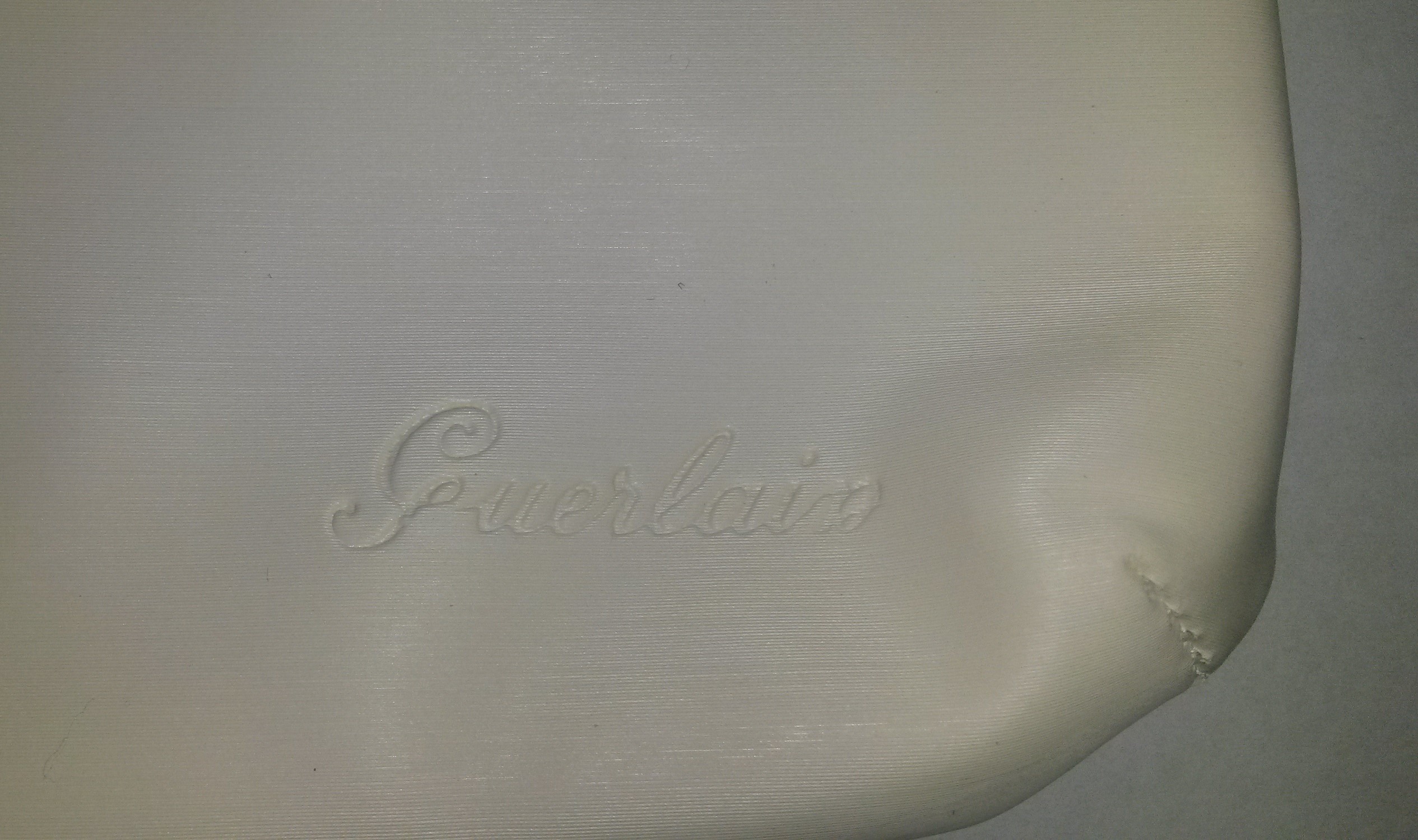 косметичка Герлен молочная. Наборы косметики... элитка