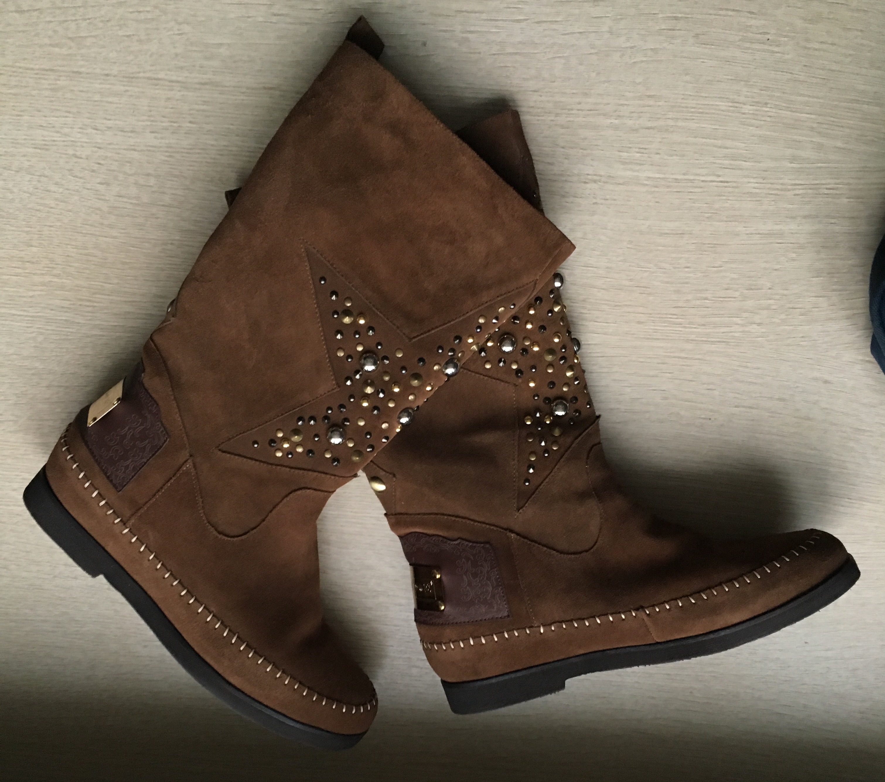 пристроено