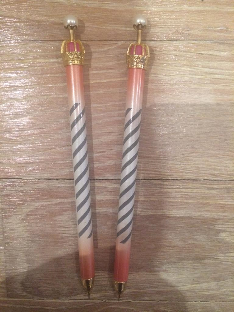 карандаши, экв по 200. Канцелярия, книги