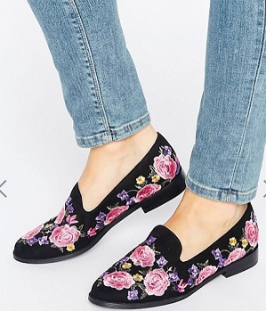 Мокасины на плоской подошве с вышивкой. Пристрой