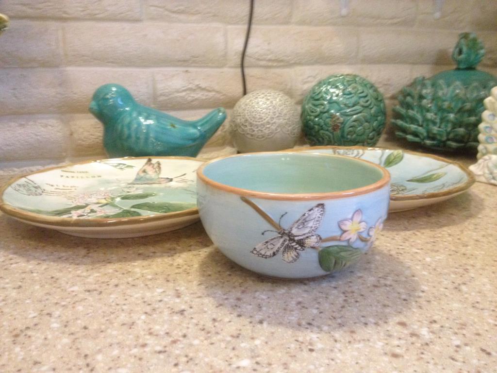 Красивая посуда от Тельмы и Луизы.