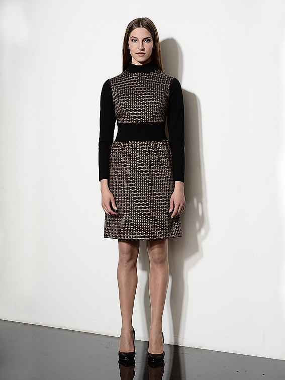 1163100es0181. Платья и туники