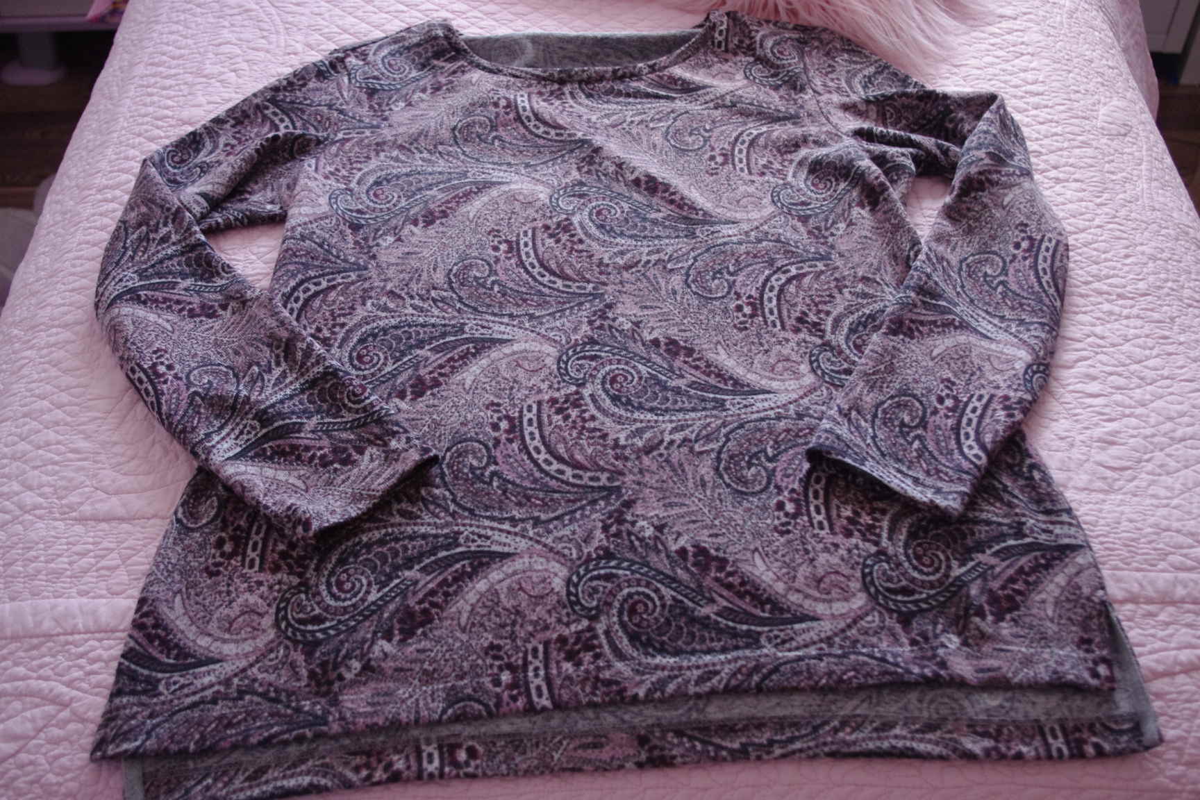 приятная с огурцами -46/48-400. КОМИССИОНКА ЖЕНСКОЕ