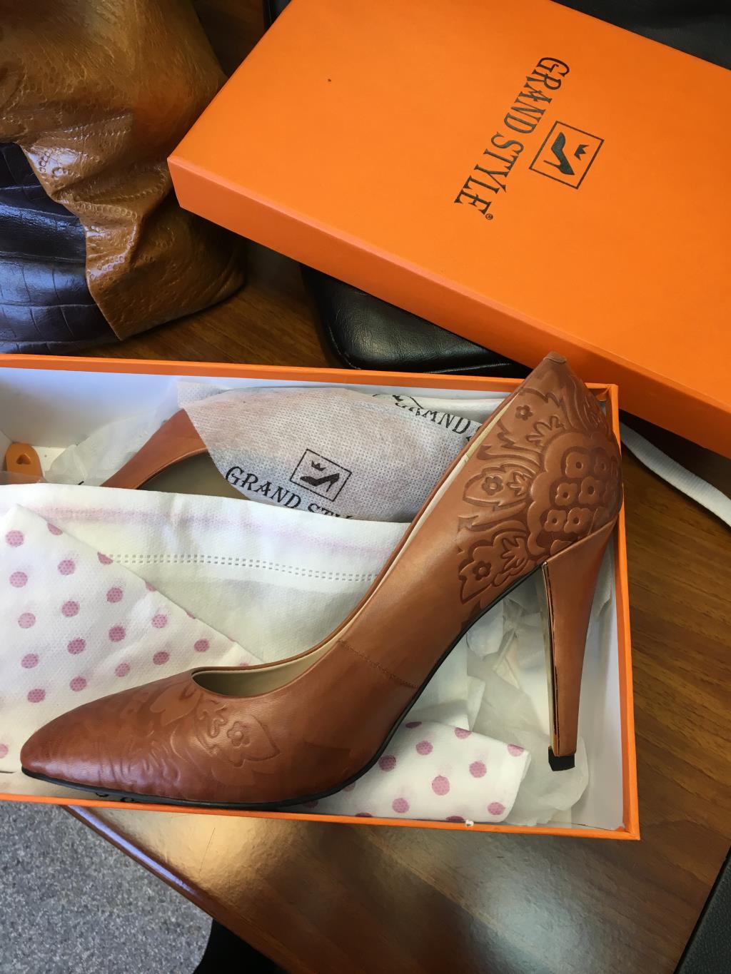 ПРИСТРОЙ взрослой обуви--ТОЛЬКО НОВОЕ